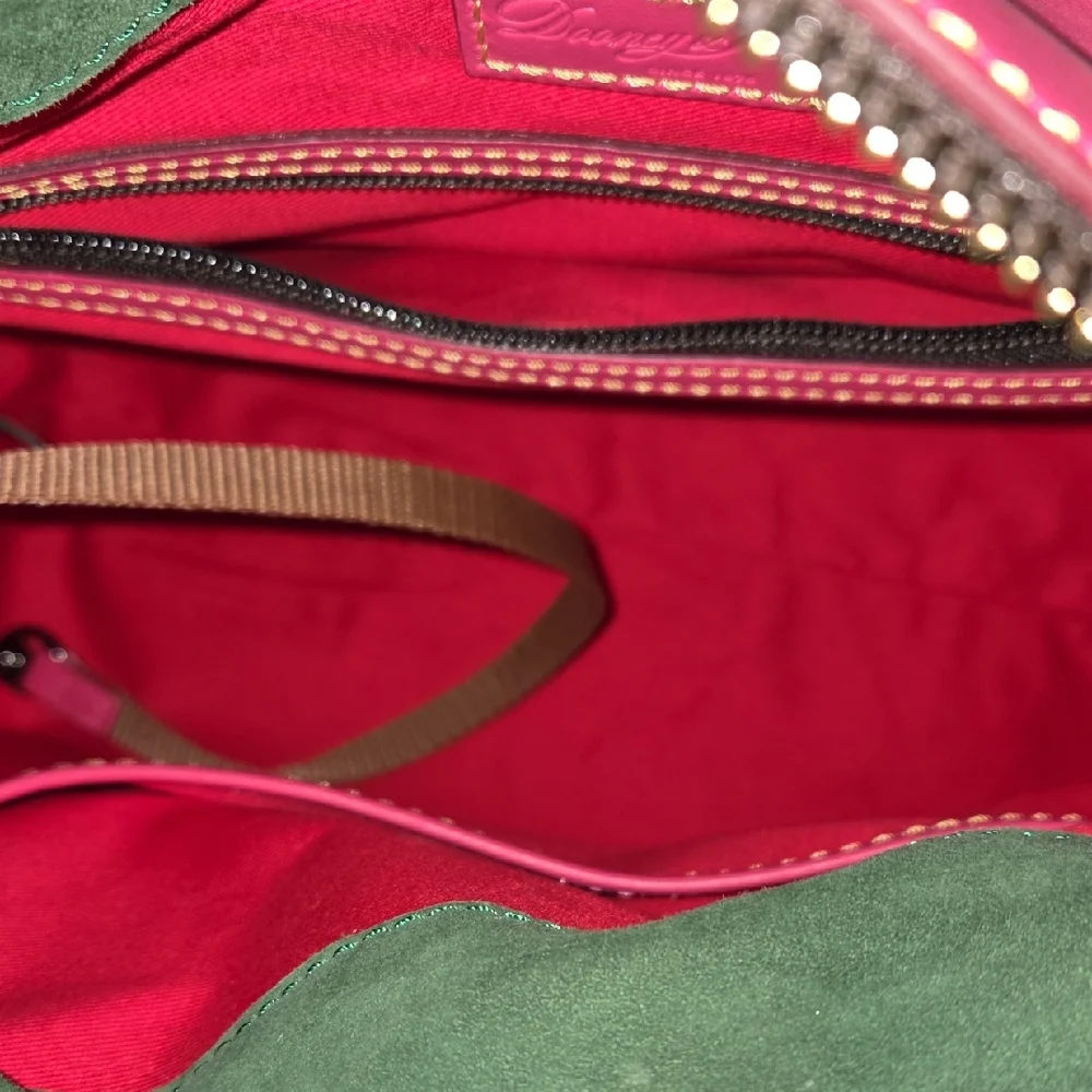 Dooney & Bourke Fushia Florentine Satchel with Kisslock Coin purse Gold Hardware - Picture 7 of 8